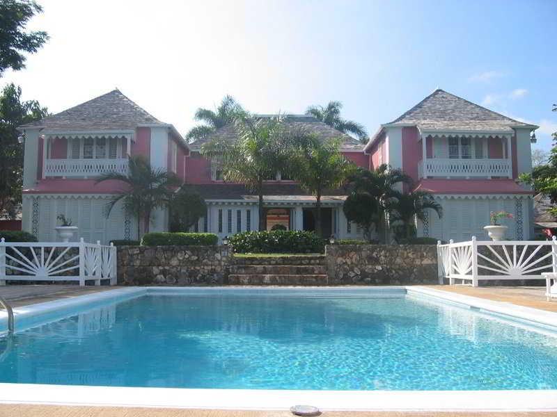 Sunflower Resort & Villas Runaway Bay Esterno foto