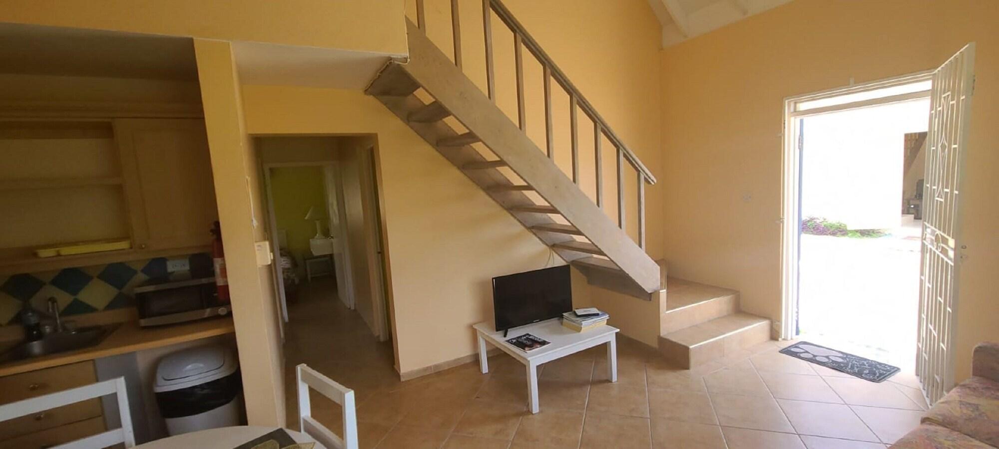 Sunflower Resort & Villas Runaway Bay Esterno foto